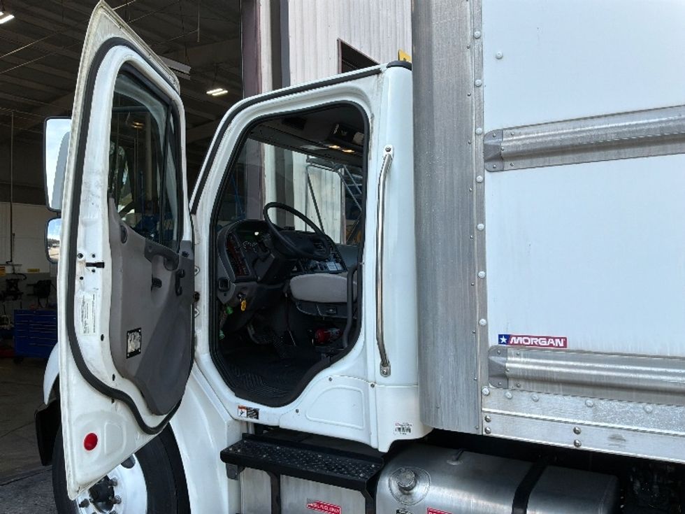 Medium Duty Box Truck-Light and Medium Duty Trucks-Freightliner-2018-M2-Jacksonville-FL-215,022\n\t\tmiles-$ 45,250 - Image 16