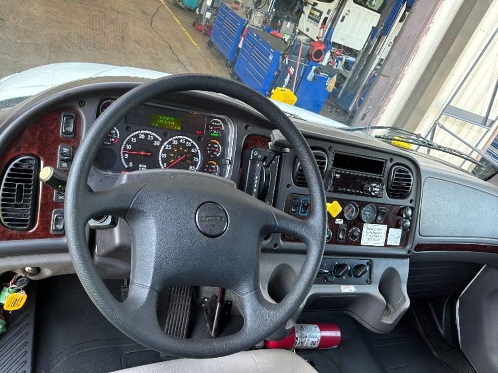 Medium Duty Box Truck-Light and Medium Duty Trucks-Freightliner-2018-M2-Jacksonville-FL-215,022\n\t\tmiles-$ 45,250 - Image 18