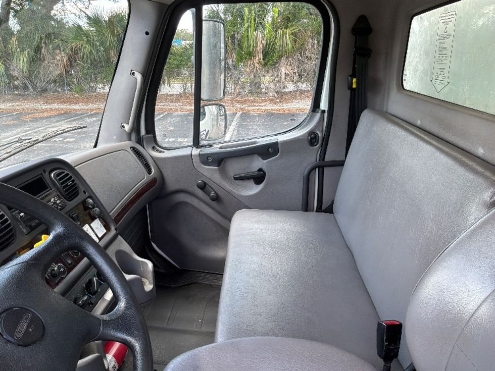 Medium Duty Box Truck-Light and Medium Duty Trucks-Freightliner-2018-M2-Jacksonville-FL-215,022\n\t\tmiles-$ 45,250 - Image 19