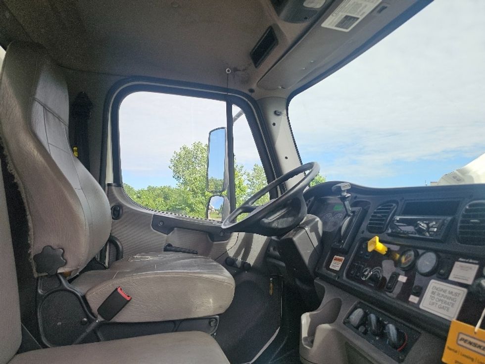 Medium Duty Box Truck-Light and Medium Duty Trucks-Freightliner-2018-M2-Kansas City-MO-156,135\n\t\tmiles-$ 46,500 - Image 20