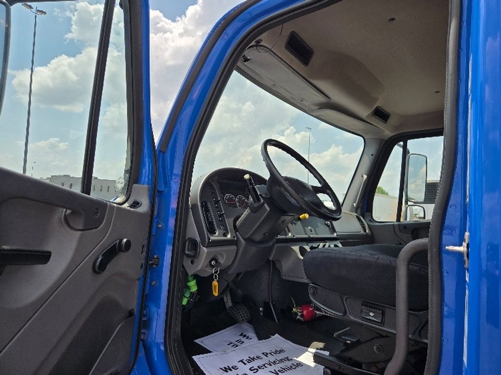 Medium Duty Box Truck-Light and Medium Duty Trucks-Freightliner-2018-M2-Kansas City-MO-196,754\n\t\tmiles-$ 51,500 - Image 16