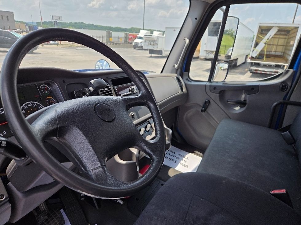 Medium Duty Box Truck-Light and Medium Duty Trucks-Freightliner-2018-M2-Kansas City-MO-196,754\n\t\tmiles-$ 51,500 - Image 17