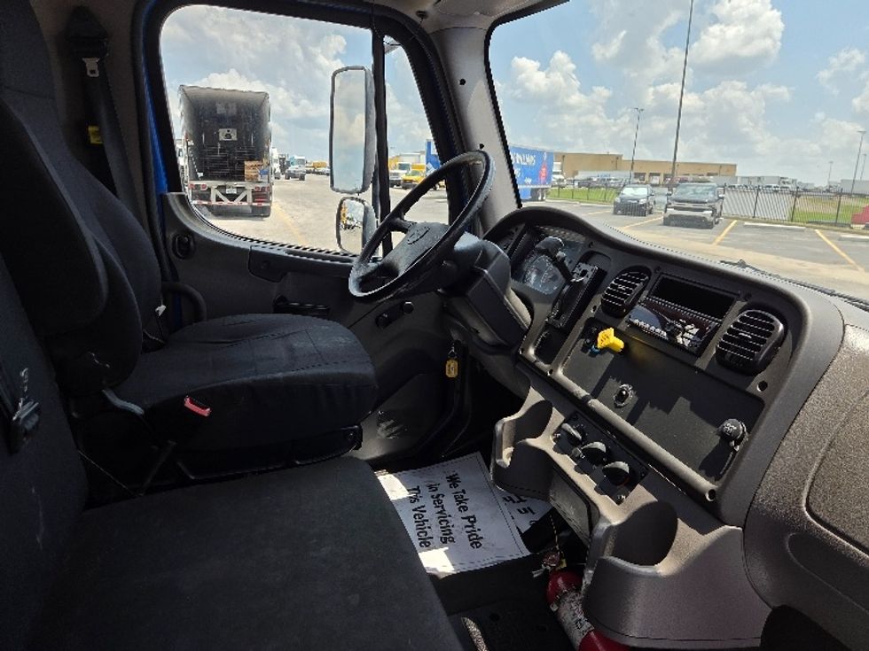 Medium Duty Box Truck-Light and Medium Duty Trucks-Freightliner-2018-M2-Kansas City-MO-196,754\n\t\tmiles-$ 51,500 - Image 22