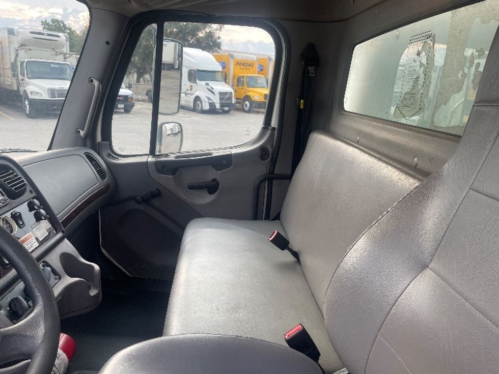 Medium Duty Box Truck-Light and Medium Duty Trucks-Freightliner-2018-M2-Katy-TX-188,936\n\t\tmiles-$ 44,500 - Image 19