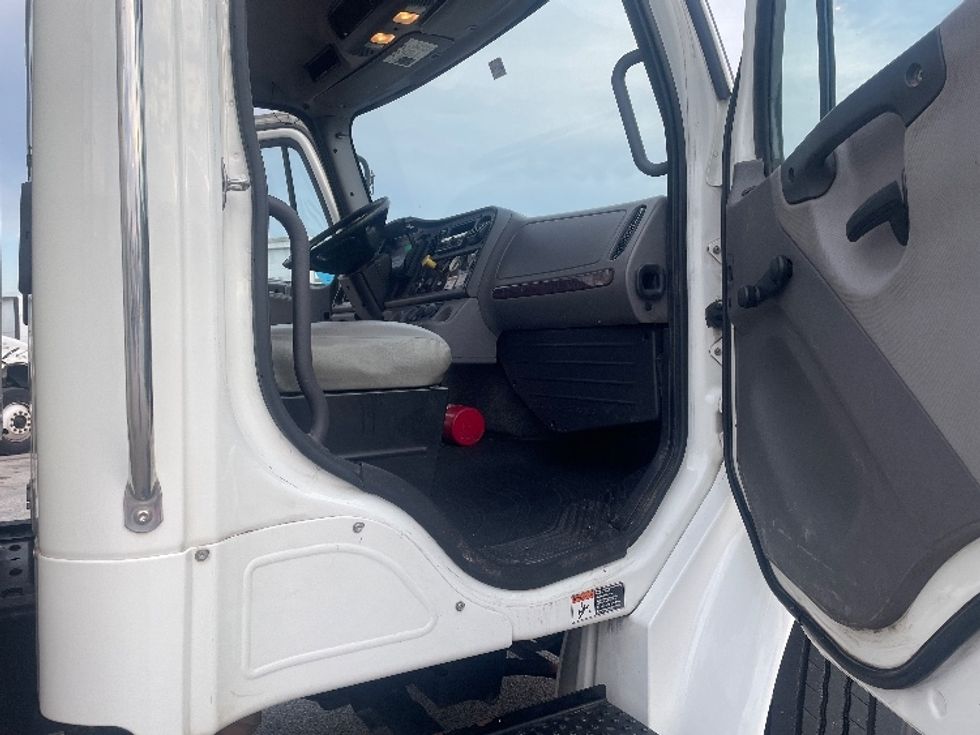 Medium Duty Box Truck-Light and Medium Duty Trucks-Freightliner-2018-M2-Katy-TX-188,936\n\t\tmiles-$ 44,500 - Image 20
