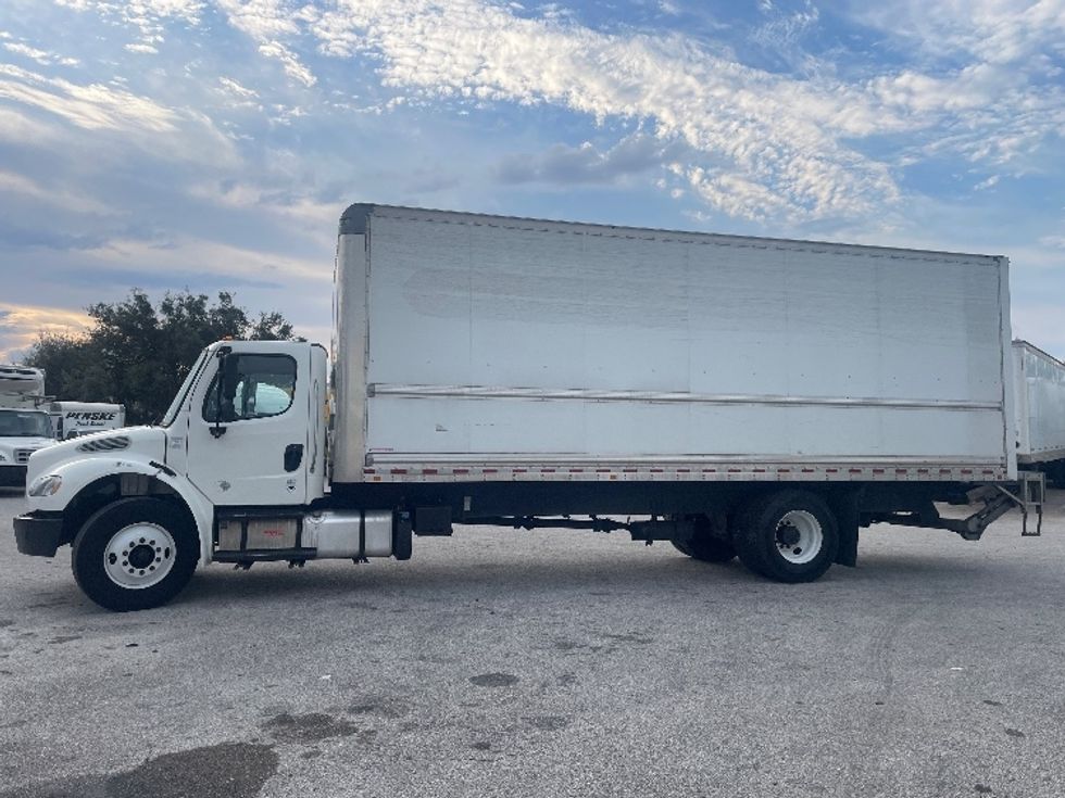 Medium Duty Box Truck-Light and Medium Duty Trucks-Freightliner-2018-M2-Katy-TX-188,936\n\t\tmiles-$ 44,500 - Image 4