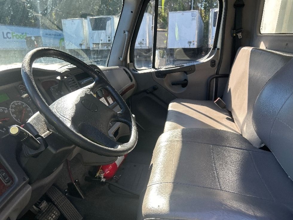 Medium Duty Box Truck-Light and Medium Duty Trucks-Freightliner-2018-M2-Kennesaw-GA-177,388\n\t\tmiles-$ 49,250 - Image 19