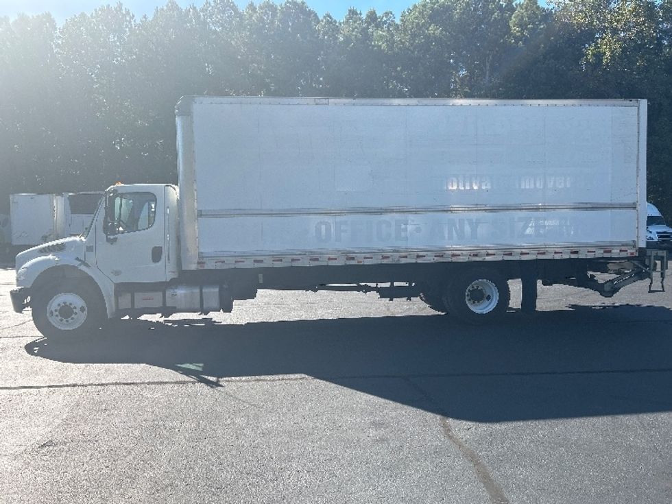 Medium Duty Box Truck-Light and Medium Duty Trucks-Freightliner-2018-M2-Kennesaw-GA-177,388\n\t\tmiles-$ 49,250 - Image 4