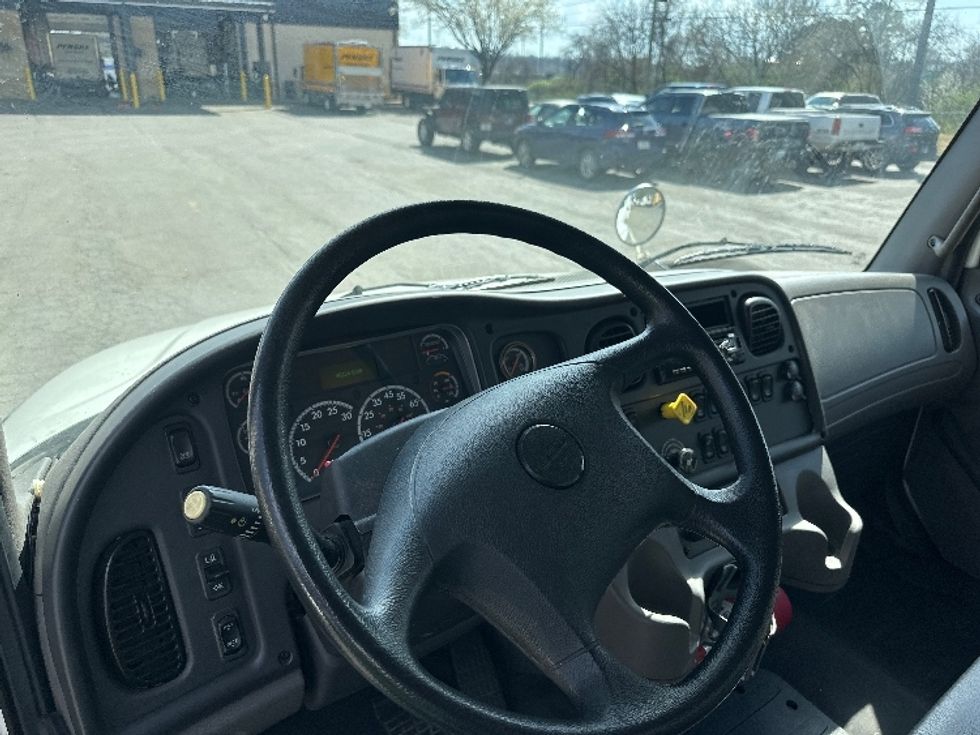 Medium Duty Box Truck-Light and Medium Duty Trucks-Freightliner-2018-M2-Knoxville-TN-48,140\n\t\tmiles-$ 66,500 - Image 17