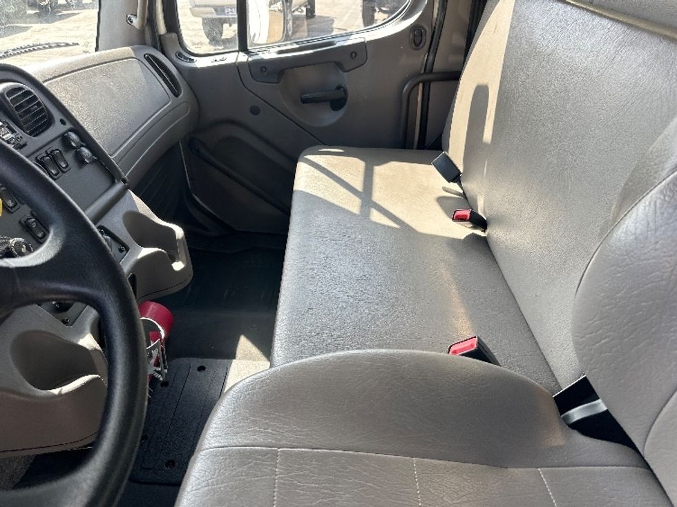 Medium Duty Box Truck-Light and Medium Duty Trucks-Freightliner-2018-M2-Knoxville-TN-48,140\n\t\tmiles-$ 66,500 - Image 19