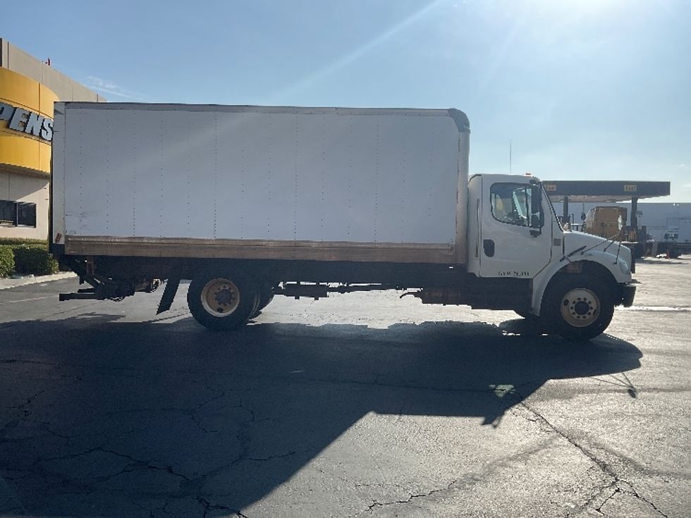 Medium Duty Box Truck-Light and Medium Duty Trucks-Freightliner-2018-M2-La Mirada-CA-136,796\n\t\tmiles-$ 46,750 - Image 16