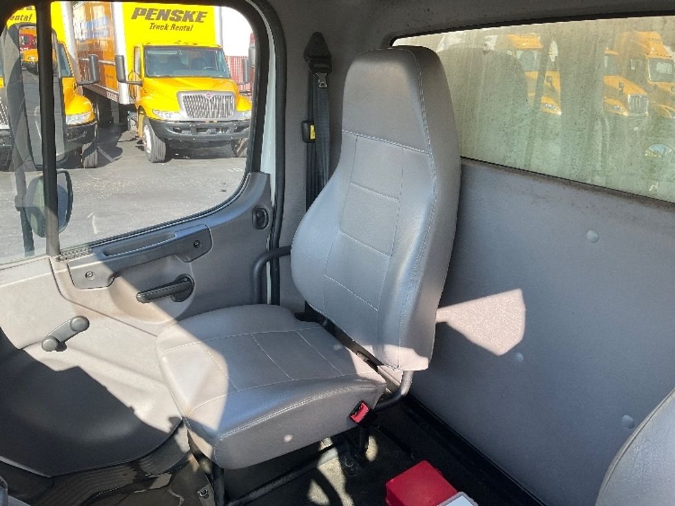 Medium Duty Box Truck-Light and Medium Duty Trucks-Freightliner-2018-M2-La Mirada-CA-136,796\n\t\tmiles-$ 46,750 - Image 19