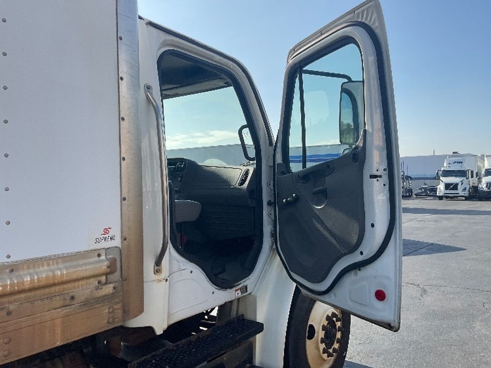 Medium Duty Box Truck-Light and Medium Duty Trucks-Freightliner-2018-M2-La Mirada-CA-136,796\n\t\tmiles-$ 46,750 - Image 20
