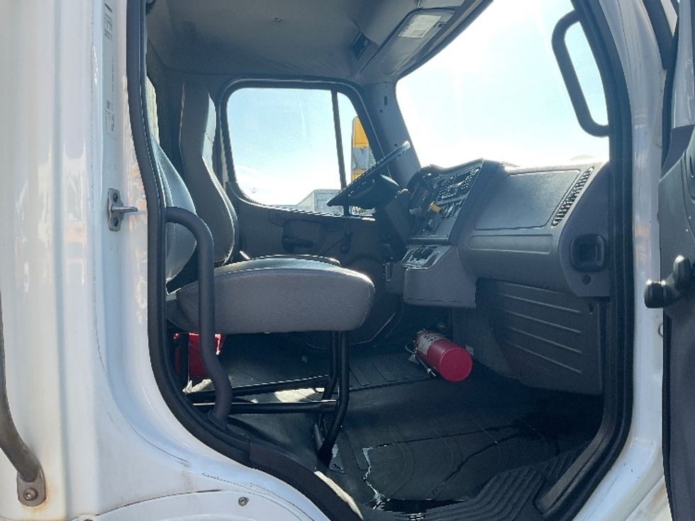 Medium Duty Box Truck-Light and Medium Duty Trucks-Freightliner-2018-M2-La Mirada-CA-136,796\n\t\tmiles-$ 46,750 - Image 22