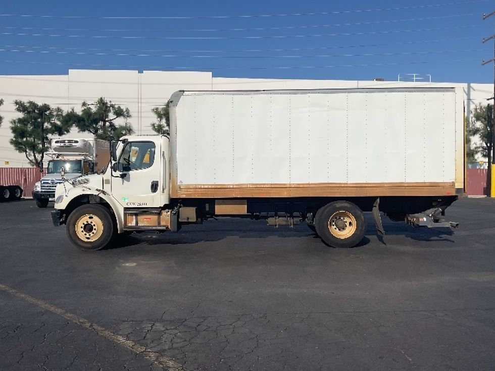 Medium Duty Box Truck-Light and Medium Duty Trucks-Freightliner-2018-M2-La Mirada-CA-136,796\n\t\tmiles-$ 46,750 - Image 4