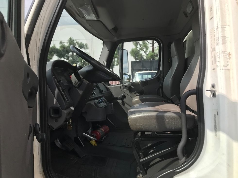 Medium Duty Box Truck-Light and Medium Duty Trucks-Freightliner-2018-M2-La Mirada-CA-93,861\n\t\tmiles-$ 49,500 - Image 17