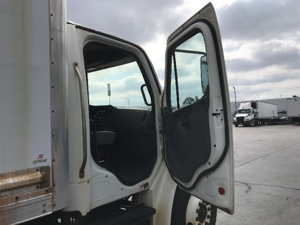 Medium Duty Box Truck-Light and Medium Duty Trucks-Freightliner-2018-M2-La Mirada-CA-93,861\n\t\tmiles-$ 49,500 - Image 20