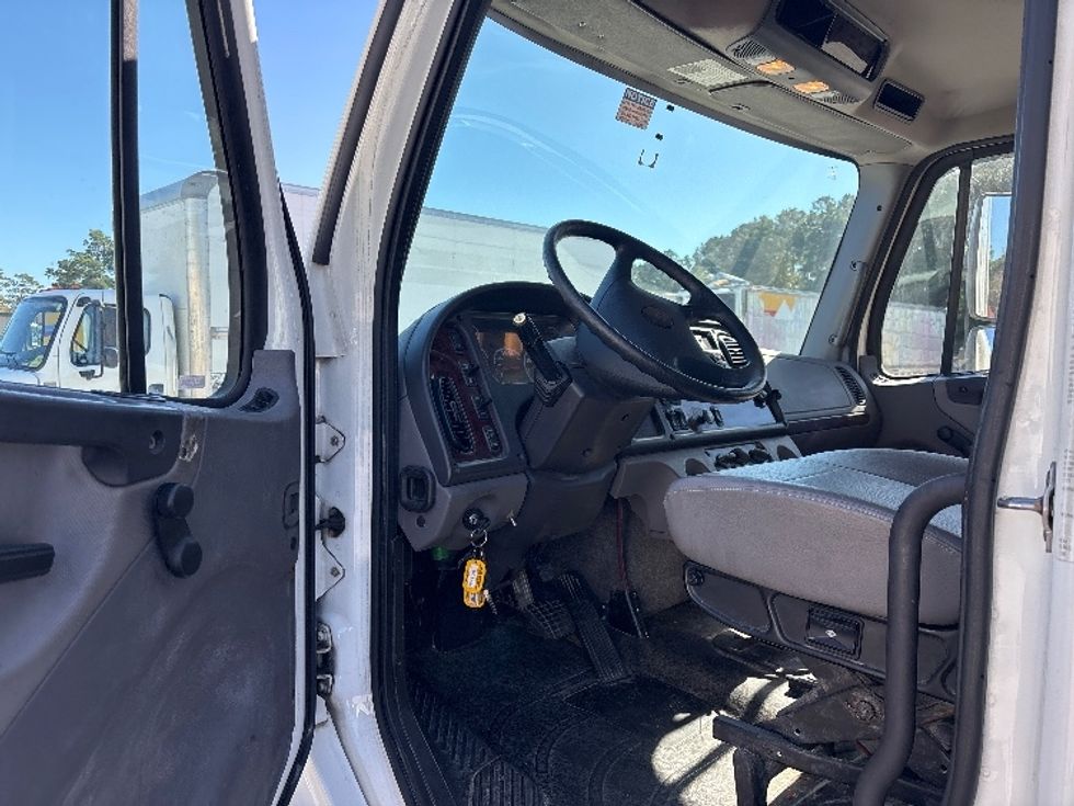Medium Duty Box Truck-Light and Medium Duty Trucks-Freightliner-2018-M2-Ladson-SC-179,702\n\t\tmiles-$ 46,000 - Image 16