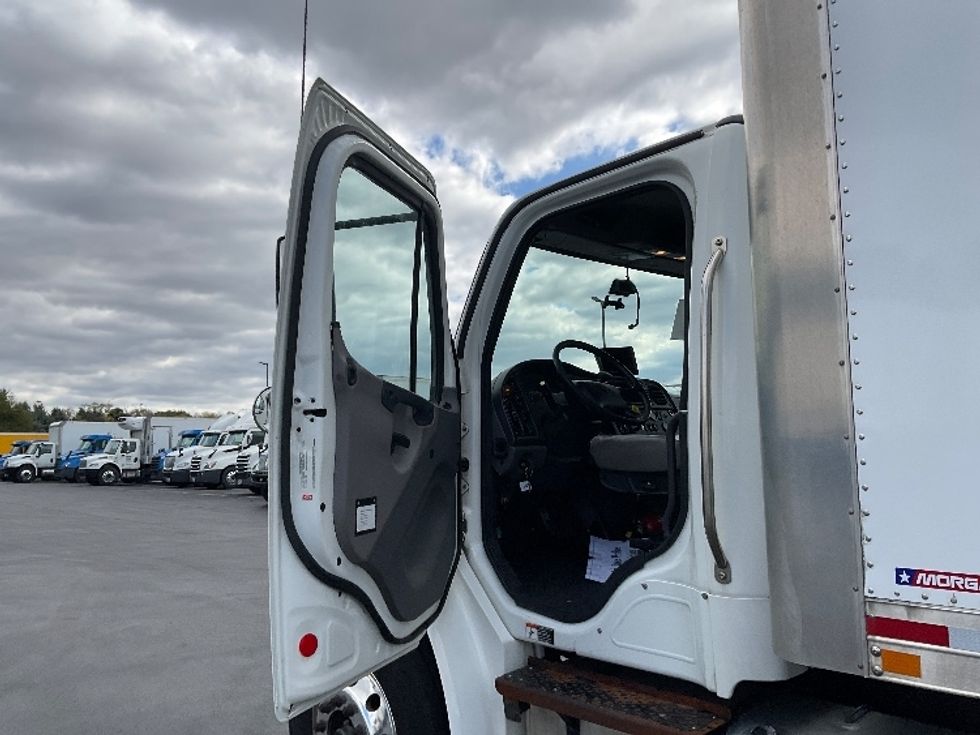 Medium Duty Box Truck-Light and Medium Duty Trucks-Freightliner-2018-M2-Lancaster-PA-178,785\n\t\tmiles-$ 41,750 - Image 16