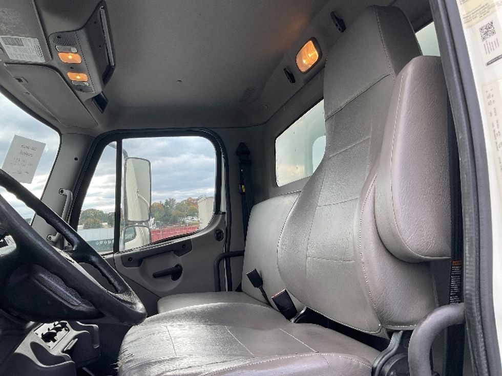 Medium Duty Box Truck-Light and Medium Duty Trucks-Freightliner-2018-M2-Lancaster-PA-178,785\n\t\tmiles-$ 41,750 - Image 19