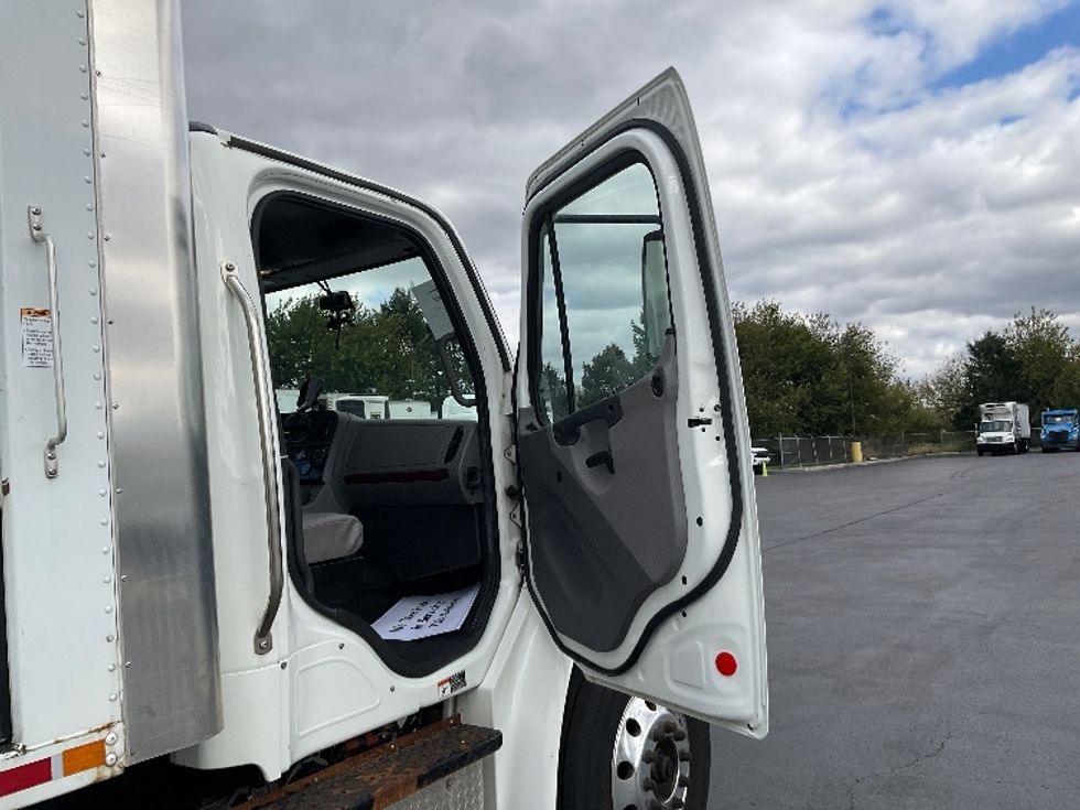 Medium Duty Box Truck-Light and Medium Duty Trucks-Freightliner-2018-M2-Lancaster-PA-178,785\n\t\tmiles-$ 41,750 - Image 20