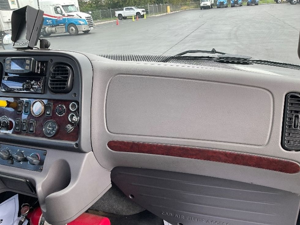 Medium Duty Box Truck-Light and Medium Duty Trucks-Freightliner-2018-M2-Lancaster-PA-178,785\n\t\tmiles-$ 41,750 - Image 21