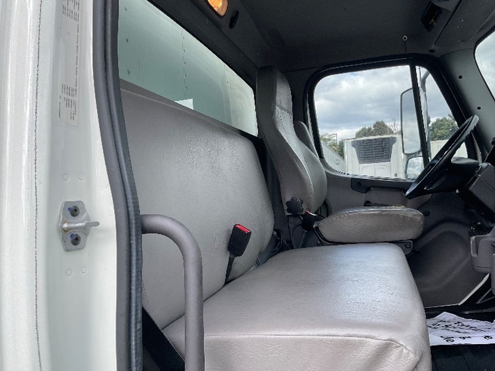 Medium Duty Box Truck-Light and Medium Duty Trucks-Freightliner-2018-M2-Lancaster-PA-178,785\n\t\tmiles-$ 41,750 - Image 22