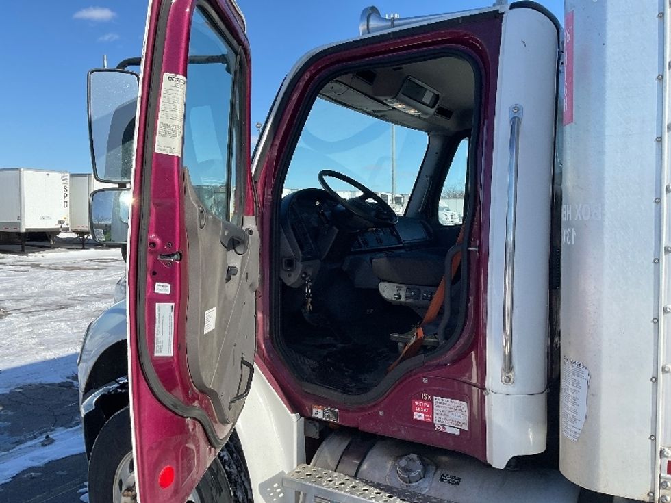 Medium Duty Box Truck-Light and Medium Duty Trucks-Freightliner-2018-M2-Lansing-MI-157,605\n\t\tmiles-$ 56,500 - Image 17