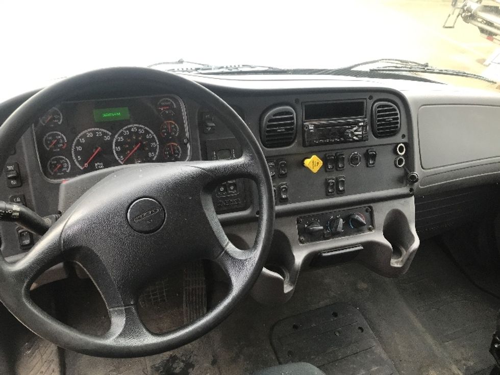 Medium Duty Box Truck-Light and Medium Duty Trucks-Freightliner-2018-M2-Lansing-MI-162,139\n\t\tmiles-$ 57,000 - Image 17