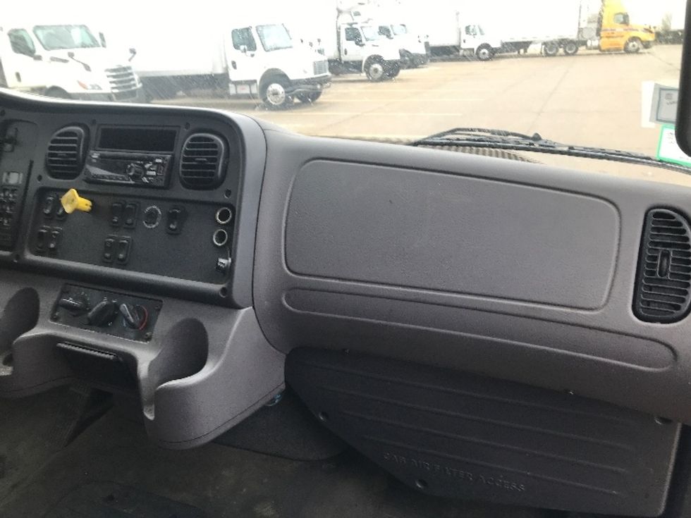Medium Duty Box Truck-Light and Medium Duty Trucks-Freightliner-2018-M2-Lansing-MI-162,139\n\t\tmiles-$ 57,000 - Image 20