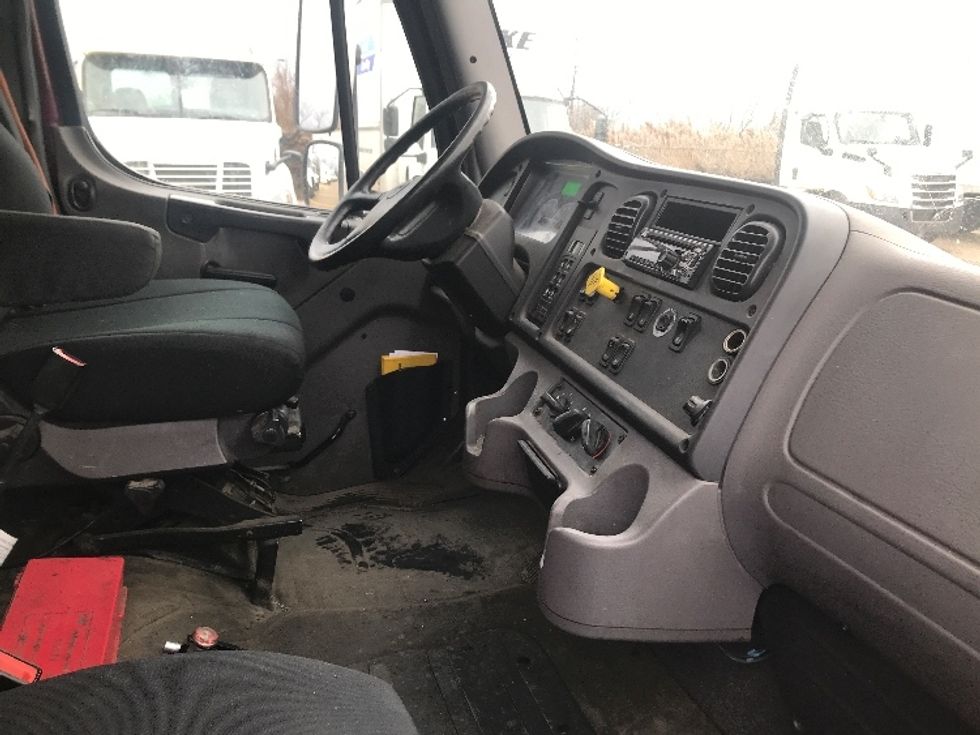 Medium Duty Box Truck-Light and Medium Duty Trucks-Freightliner-2018-M2-Lansing-MI-162,139\n\t\tmiles-$ 57,000 - Image 21