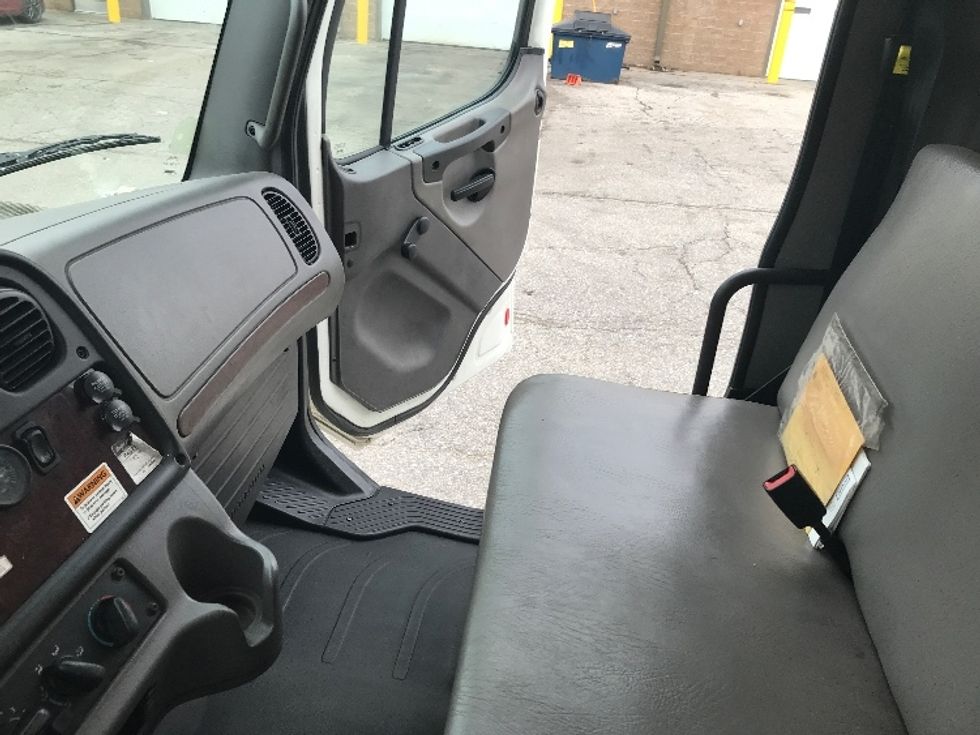 Medium Duty Box Truck-Light and Medium Duty Trucks-Freightliner-2018-M2-Lincoln-NE-107,948\n\t\tmiles-$ 53,250 - Image 19