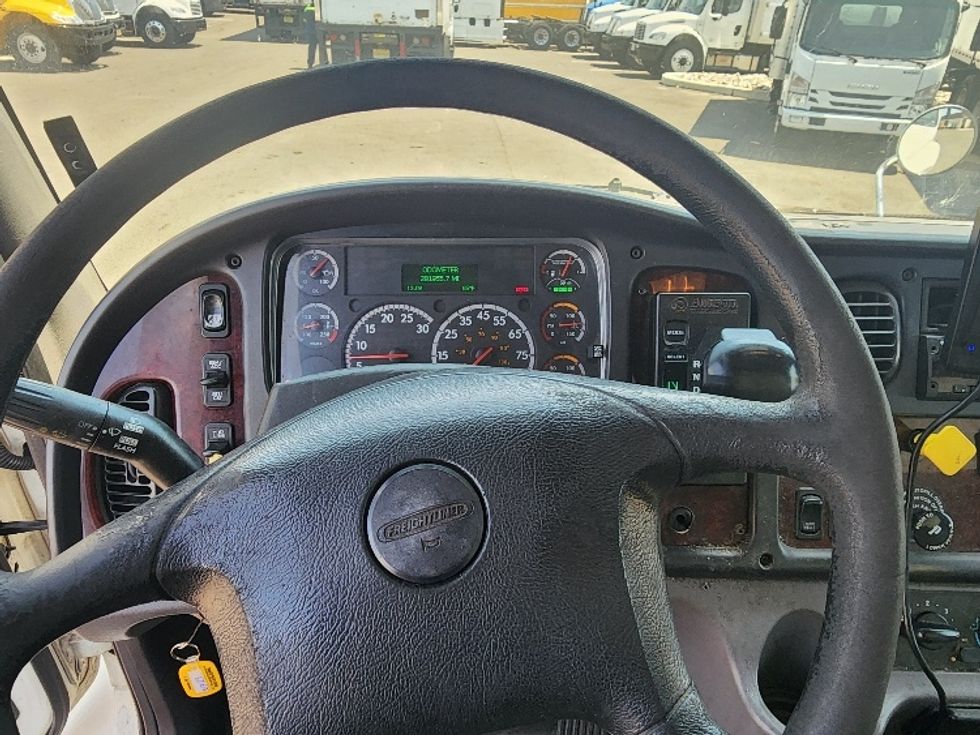 Medium Duty Box Truck-Light and Medium Duty Trucks-Freightliner-2018-M2-Linden-NJ-277,877\n\t\tmiles-$ 32,500 - Image 18