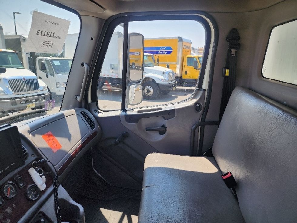 Medium Duty Box Truck-Light and Medium Duty Trucks-Freightliner-2018-M2-Linden-NJ-277,877\n\t\tmiles-$ 32,500 - Image 19