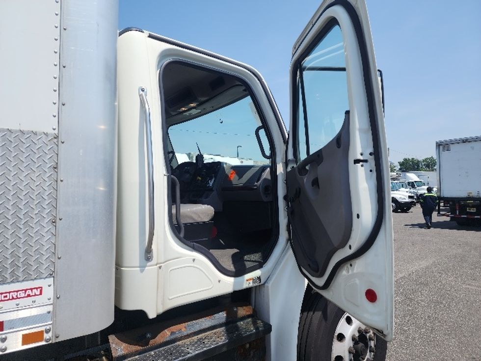Medium Duty Box Truck-Light and Medium Duty Trucks-Freightliner-2018-M2-Linden-NJ-277,877\n\t\tmiles-$ 32,500 - Image 20