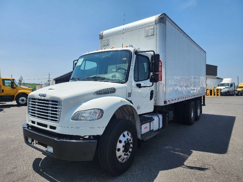2018 Freightliner M2 106 Medium Duty photo 3