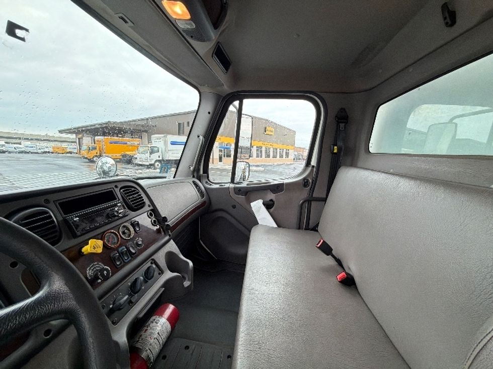 Medium Duty Box Truck-Light and Medium Duty Trucks-Freightliner-2018-M2-Linden-NJ-80,718\n\t\tmiles-$ 62,000 - Image 19