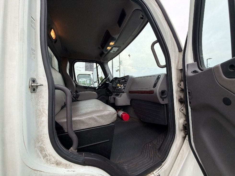 Medium Duty Box Truck-Light and Medium Duty Trucks-Freightliner-2018-M2-Linden-NJ-80,718\n\t\tmiles-$ 62,000 - Image 20