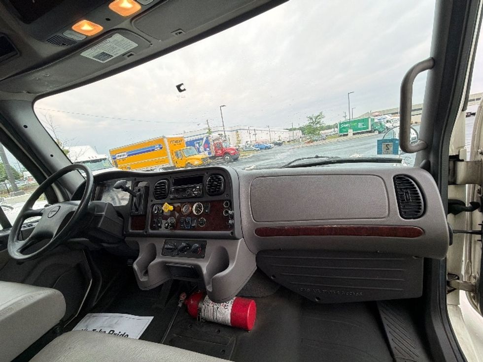Medium Duty Box Truck-Light and Medium Duty Trucks-Freightliner-2018-M2-Linden-NJ-80,718\n\t\tmiles-$ 62,000 - Image 21
