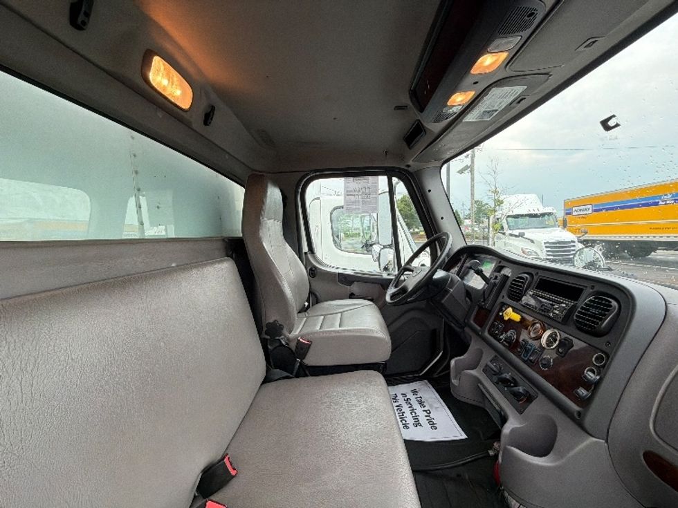 Medium Duty Box Truck-Light and Medium Duty Trucks-Freightliner-2018-M2-Linden-NJ-80,718\n\t\tmiles-$ 62,000 - Image 22