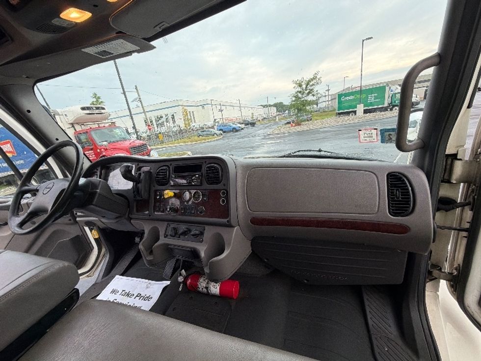 Medium Duty Box Truck-Light and Medium Duty Trucks-Freightliner-2018-M2-Linden-NJ-82,416\n\t\tmiles-$ 62,000 - Image 17