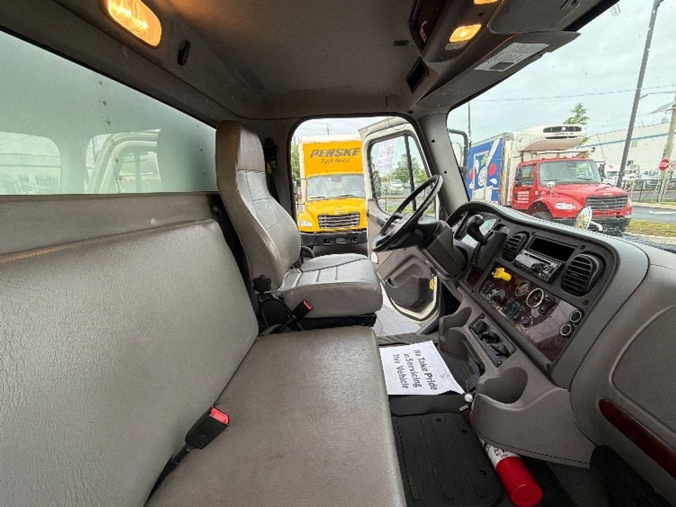 Medium Duty Box Truck-Light and Medium Duty Trucks-Freightliner-2018-M2-Linden-NJ-82,416\n\t\tmiles-$ 62,000 - Image 18
