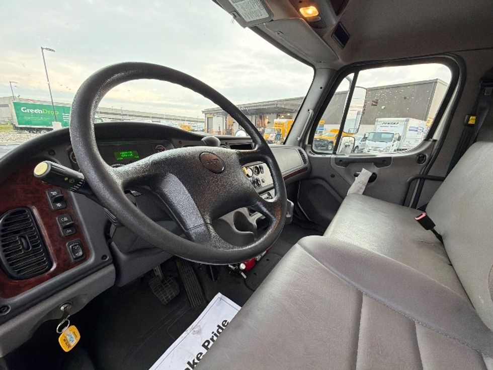 Medium Duty Box Truck-Light and Medium Duty Trucks-Freightliner-2018-M2-Linden-NJ-82,416\n\t\tmiles-$ 62,000 - Image 20