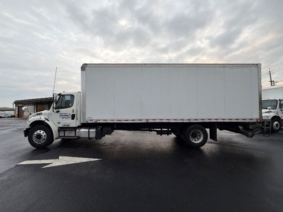Medium Duty Box Truck-Light and Medium Duty Trucks-Freightliner-2018-M2-Linden-NJ-82,416\n\t\tmiles-$ 62,000 - Image 4