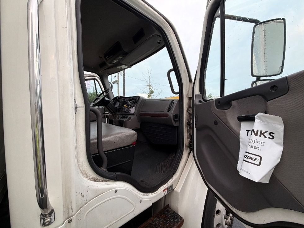 Medium Duty Box Truck-Light and Medium Duty Trucks-Freightliner-2018-M2-Linden-NJ-89,950\n\t\tmiles-$ 61,500 - Image 20