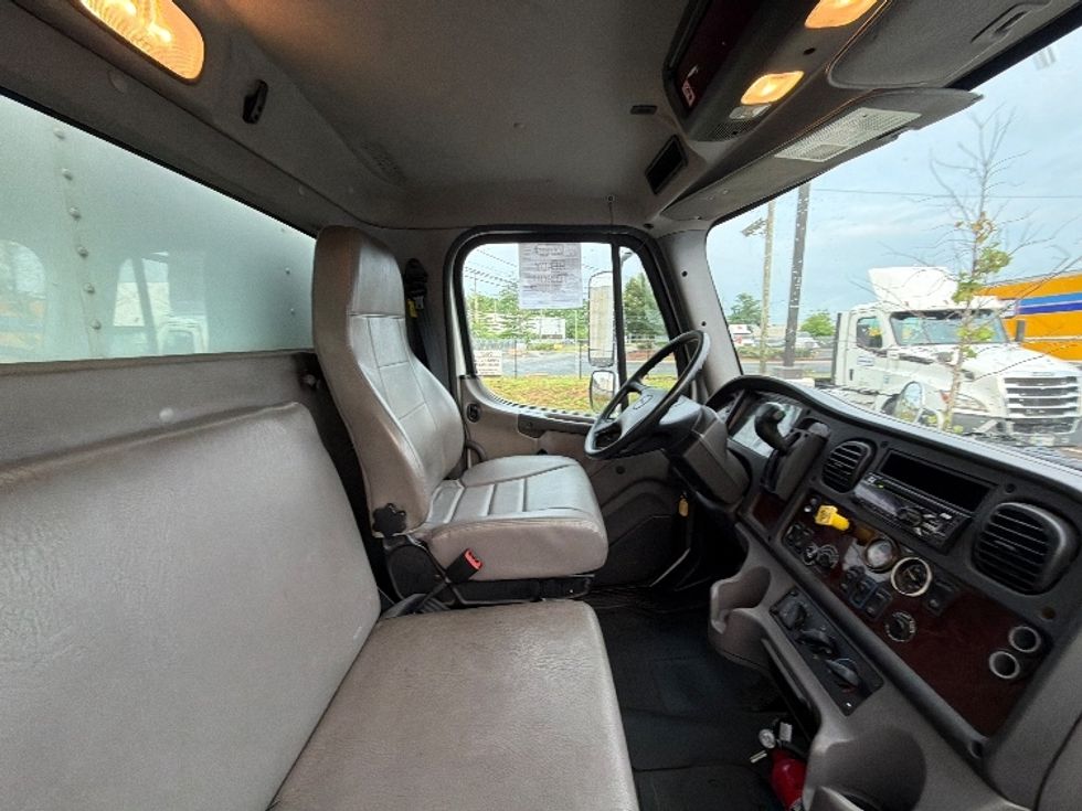 Medium Duty Box Truck-Light and Medium Duty Trucks-Freightliner-2018-M2-Linden-NJ-89,950\n\t\tmiles-$ 61,500 - Image 22