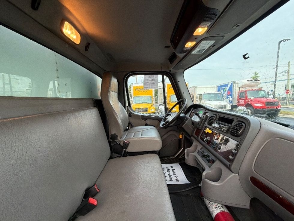Medium Duty Box Truck-Light and Medium Duty Trucks-Freightliner-2018-M2-Linden-NJ-90,118\n\t\tmiles-$ 60,500 - Image 18