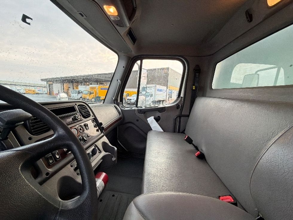 Medium Duty Box Truck-Light and Medium Duty Trucks-Freightliner-2018-M2-Linden-NJ-90,118\n\t\tmiles-$ 60,500 - Image 22