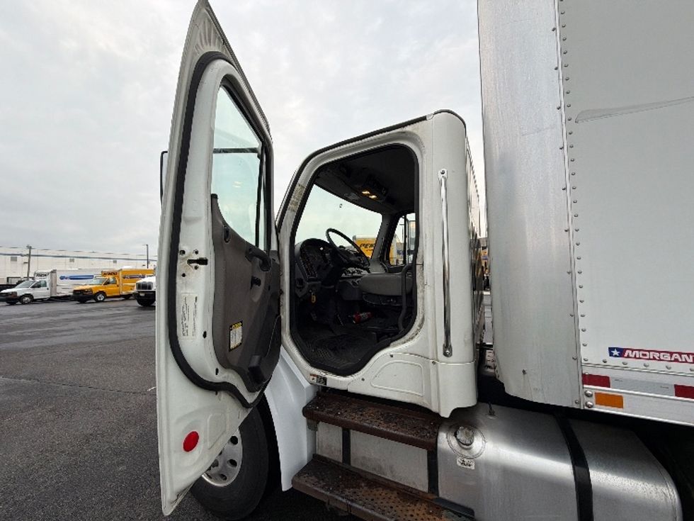 Medium Duty Box Truck-Light and Medium Duty Trucks-Freightliner-2018-M2-Linden-NJ-90,360\n\t\tmiles-$ 60,500 - Image 19