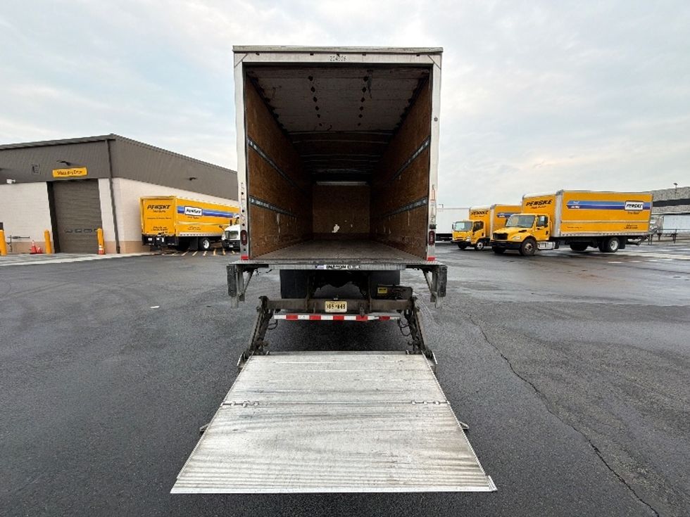 Medium Duty Box Truck-Light and Medium Duty Trucks-Freightliner-2018-M2-Linden-NJ-90,360\n\t\tmiles-$ 60,500 - Image 9